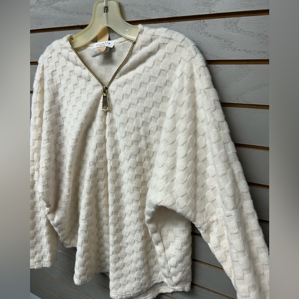 Ariella Cream V-Neck Sweater with Zipper - Picture 6 of 8